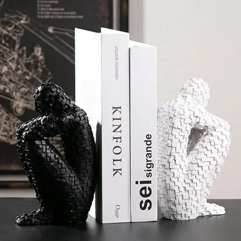 Nordic Thinker Statue – Abstract Resin Home Decoration